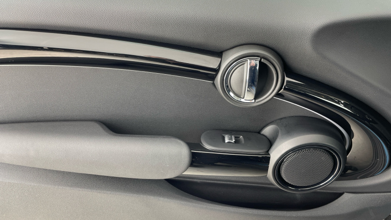 MINI Hatchback 135kW Cooper S Level 1 33kWh 3dr Auto Electric Hatchback